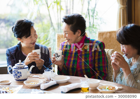 高級校友會婦女享受會談 高級校友會婦女享受會談 30008090