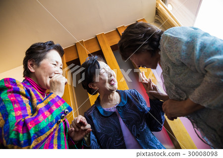 高級校友會校友團聚女性 高級校友會校友團聚女性 30008098