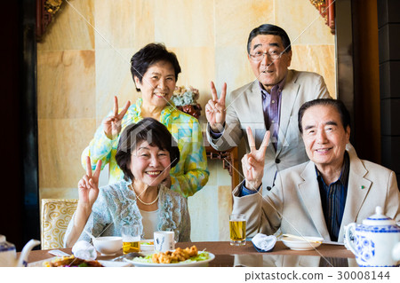 Senior Alumni Association Portrait Gender 30008144