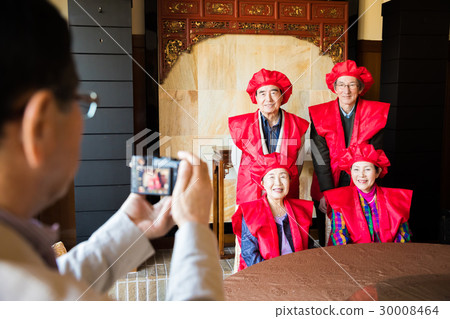 Senior Alumni Association 60 Years Portrait Gender 30008464