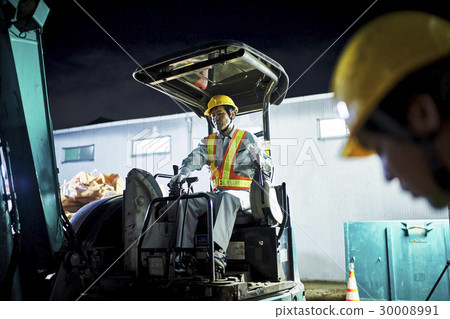 施工現場重型機械夜間工作 30008991
