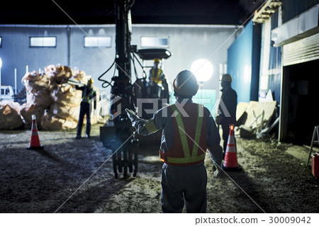 施工現場夜間感應工人 施工現場夜間感應工人 30009042