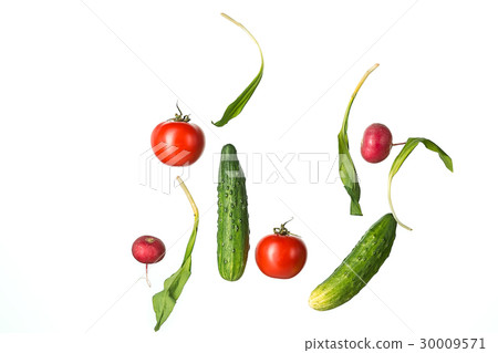 The fresh tomatos, cucumbers, radish in spray of 30009571
