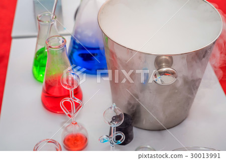 Laboratory test-tubes and retorts Laboratory test-tubes and retorts 30013991