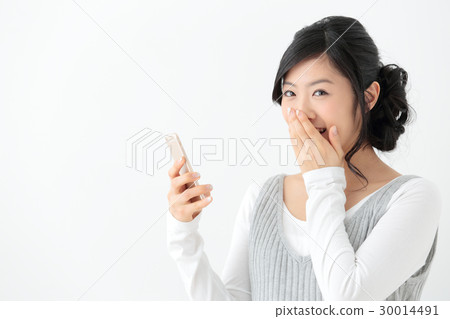 Young woman with smartphone 30014491