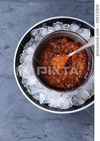 Bowl of red caviar 30015009