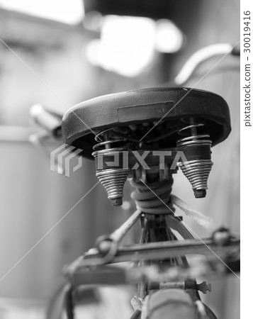 OLD BICYCLE SEAT SHOT FROM BACK 30019416