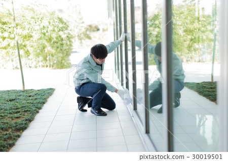 Building Maintenance 30019501