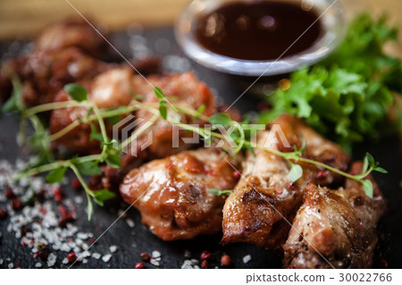 Chicken wings with sauce Chicken wings with sauce 30022766