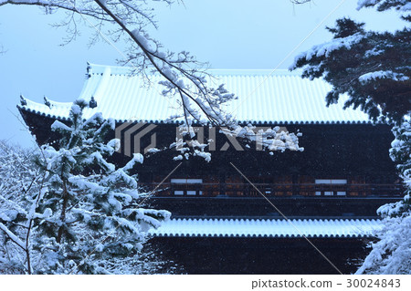 Nanzenji Sanmon snow scene 30024843