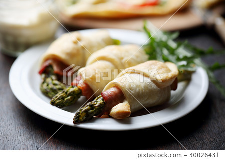 Appetizer of asparagus with bacon Appetizer of asparagus with bacon 30026431