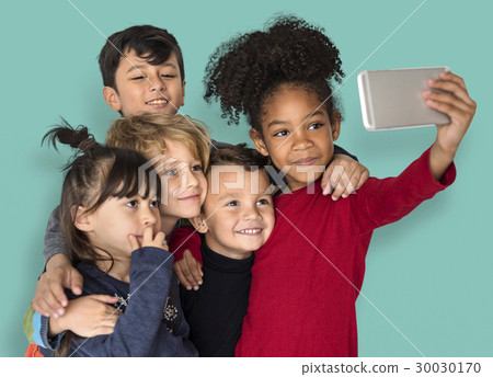 Little Children Taking Group Wefie 30030170