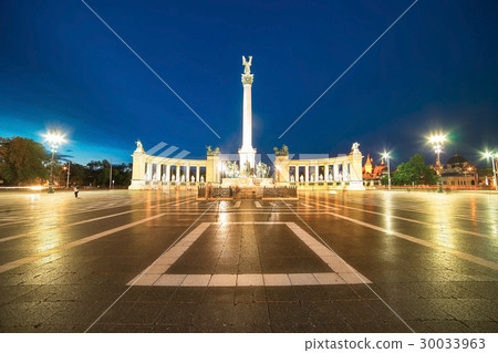 The Capital City of Hungary, Budapest The Capital City of Hungary, Budapest 30033963