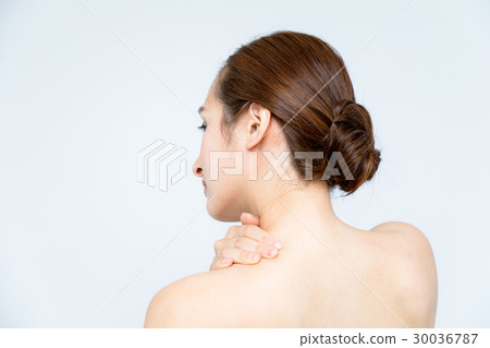 一個肩膀僵硬的女人 一個肩膀僵硬的女人 30036787