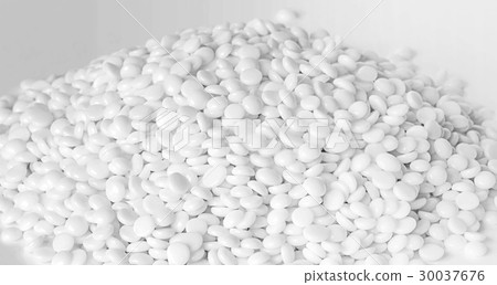 White polymer granules 30037676