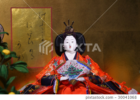 Hina dolls female chicks front 30041068