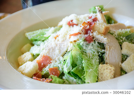 Caesar salad with chicken grilled 30046102