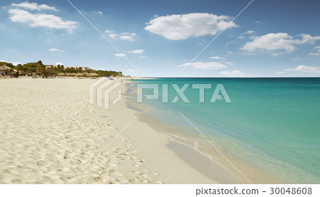 Eagle beach on Aruba island 30048608