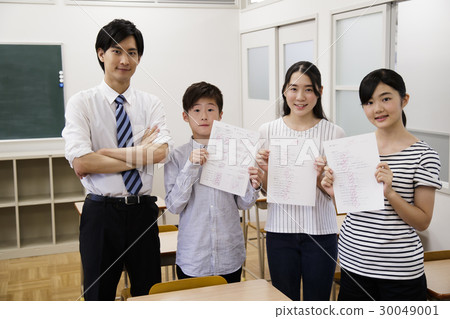 Lesson study school classroom student teacher teacher classmate classmate education learning high school student 30049001