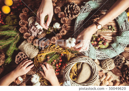 Nature wreath making 30049620