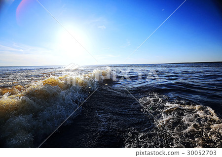 Splashes from the strong waves 30052703