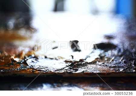 The artist paints a portrait of oil The artist paints a portrait of oil 30053236