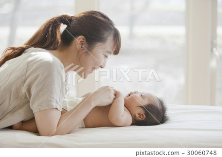 嬰兒和母親 30060748
