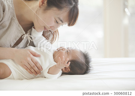 Infants and mothers Infants and mothers 30060812