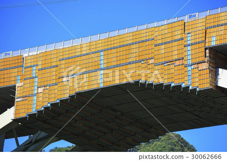 上信越高速公路Furushigawa橋群馬縣安中市松井町的橋修工程風景 30062666