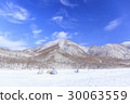 在大沼的漁風景漁風景結冰與Akagi山在冬天Maebashi市，群馬縣 30063559