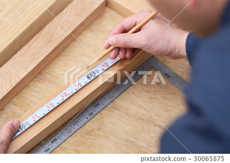 Wood sanding 30065875