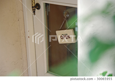 古色古香的白色木門(OPEN簽名店) 古色古香的白色木門(OPEN簽名店) 30065955
