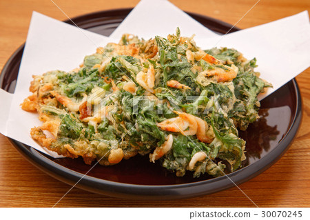 Kanji chrysanthemum and cherry shrimp prawns 30070245