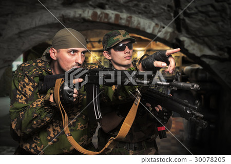 soldiers with an automatic assault rifles soldiers with an automatic assault rifles 30078205