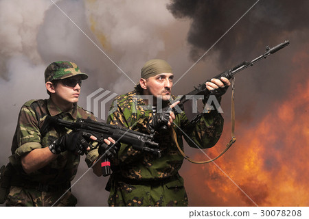 soldiers with an automatic assault rifles soldiers with an automatic assault rifles 30078208