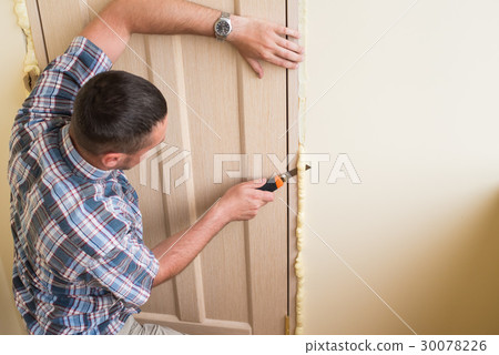 Сutting foam after mounting a door 30078226
