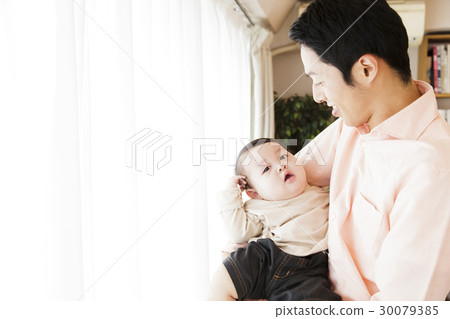育兒兒童發展爸爸男子育兒育兒爸爸家庭爸爸寶寶兒童 30079385
