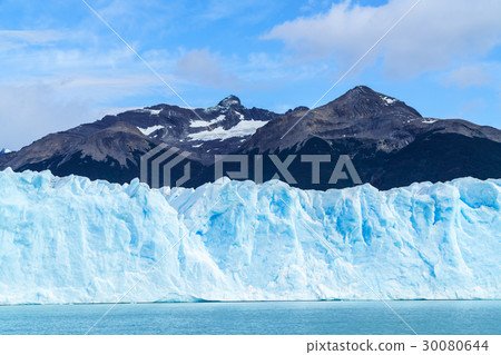 Front view of Perito Moreno Glacier 30080644