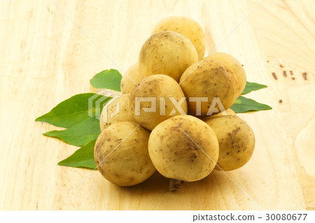 Bunch of Longkong on wooden board 30080677