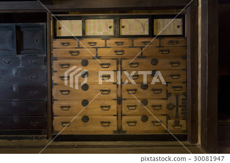 五斗櫥在老房子裡 30081947