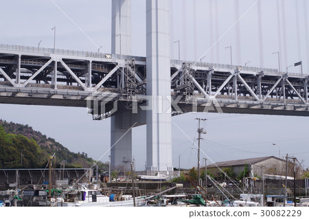 瀨戶大橋和漁港 30082229