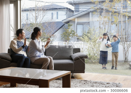 Family garden play 30086606