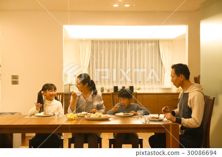 Family dinner 30086694