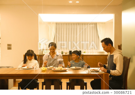 Family dinner 30086721