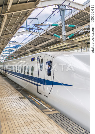 Tokaido Shinkansen Atami station 30091415
