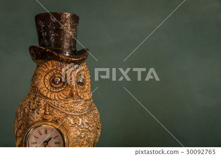 Wormwood antique clock [Berrick Hall (Yokohama Yamate Western Western-style building)] 30092765