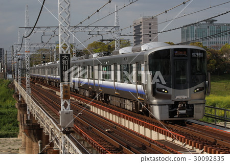 225 Series 5100 Series Train 225 Series 5100 Series Train 30092835