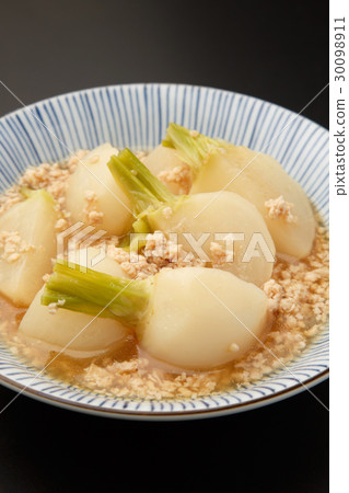 Boiled chicken cooked in savory 30098911