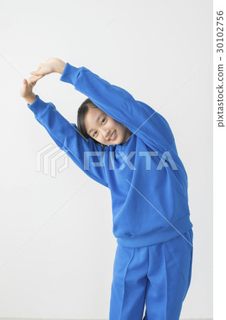 Girls junior high school students preparing for gymnastics gymnastics Girls junior high school students preparing for gymnastics gymnastics 30102756