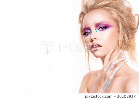 Beautiful young model with bright make-up Beautiful young model with bright make-up 30108937